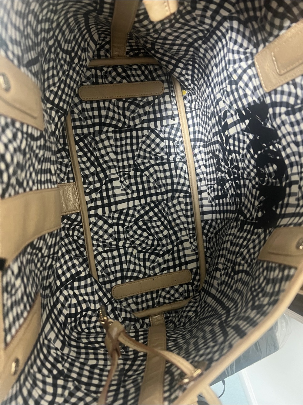 MCM Metallic Gold Logo-Print Tote Bag - Picture 3 of 13